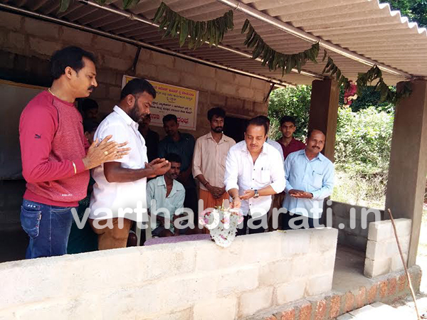 ಅಸಹಾಯಕ ಕುಟುಂಬಕ್ಕೆ ‘ರೈ ಎಸ್ಟೇಟ್ ಚಾರಿಟೇಬಲ್ ಟ್ರಸ್ಟ್’ನಿಂದ ಮನೆ ಕೊಡುಗೆ